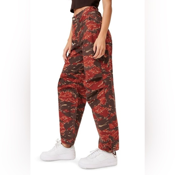 Good American UNISEX Cargo Uniform Pants in Desert Camo0001 size 18 - Picture 5 of 14